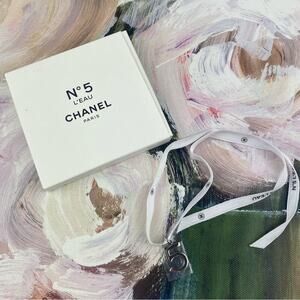 Chanel No.5 L’EAU Limited Edition Charm With Ribbon New!